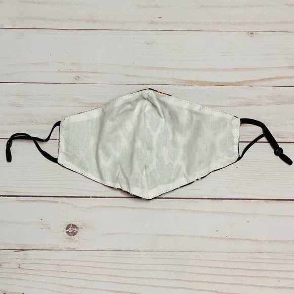 🔥3/$20🔥Leopard Print Adjustable Face Mask - Picture 5 of 7
